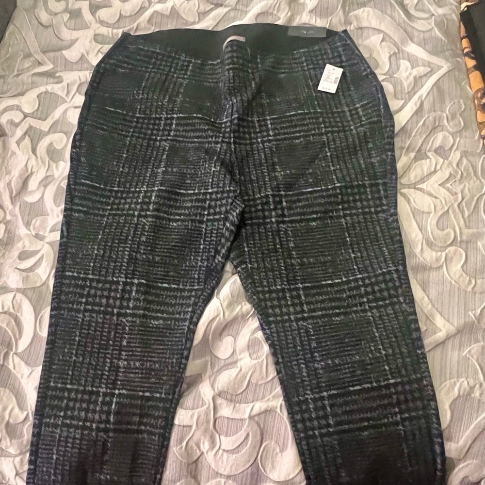 Maurices Black and Gray Patterned Pants